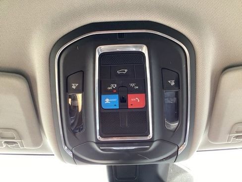 Used 2023 Jeep Grand Cherokee L Limited w/ Black Appearance Package image 31