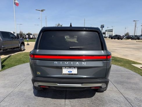 Used 2023 Rivian R1S Adventure image 4