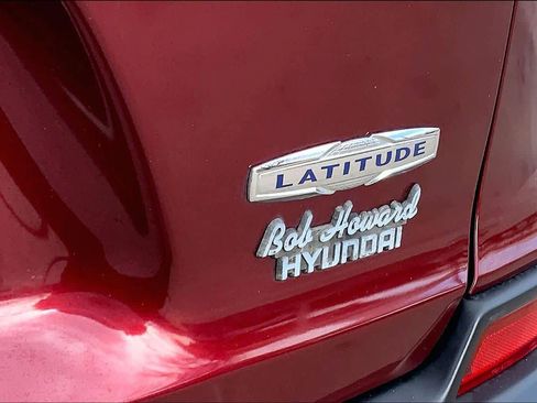 Used 2019 Jeep Cherokee Latitude w/ Popular Appearance Group image 10