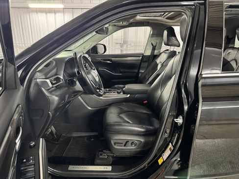Used 2020 Toyota Highlander Limited AWD/4WD image 46
