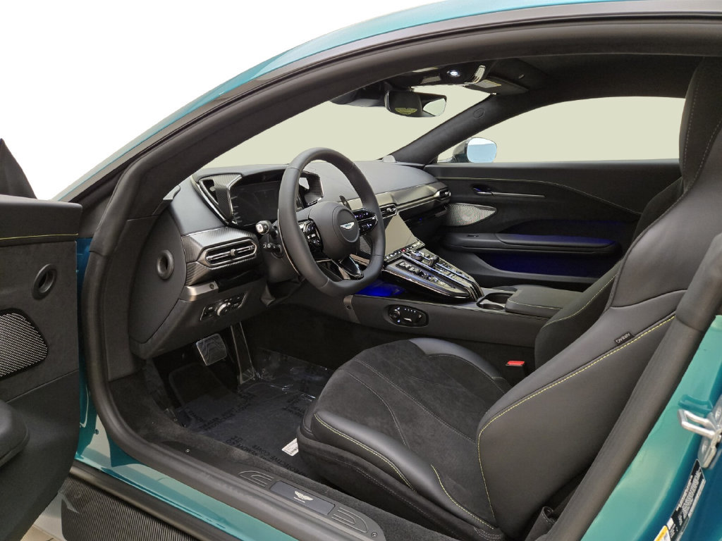 Used 2025 Aston Martin V8 Vantage Coupe RWD image 15