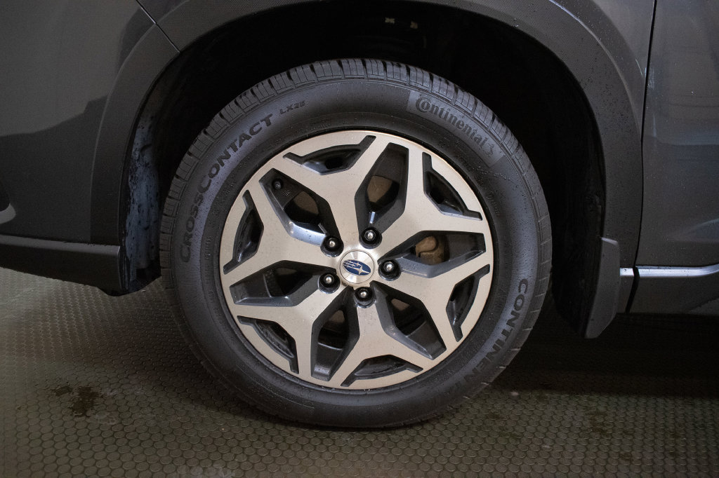 Certified 2023 Subaru Forester Premium AWD/4WD image 9