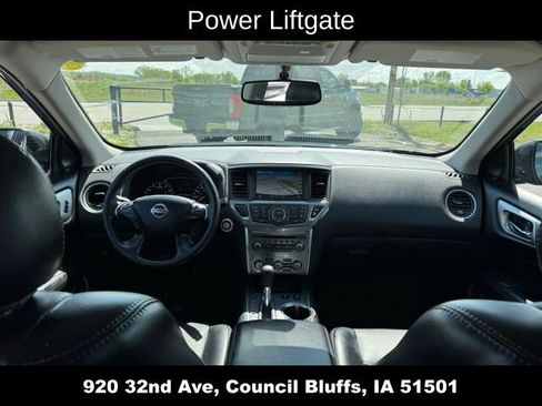 Used 2020 Nissan Pathfinder SL FWD image 19