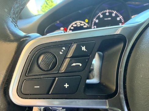 Used 2021 Porsche Cayenne AWD/4WD image 15