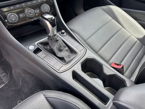 Used 2024 Volkswagen Jetta SE FWD image 16