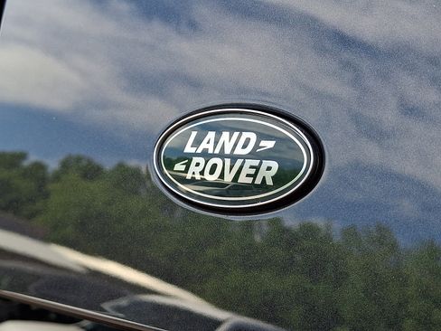 Used 2023 Land Rover Defender 130 X-Dynamic SE AWD/4WD image 31
