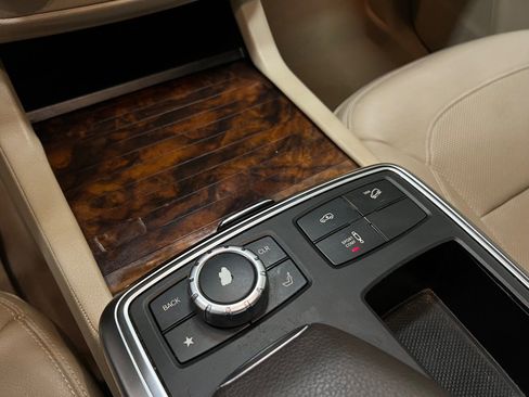 Used 2015 Mercedes-Benz GL 550 4MATIC image 26