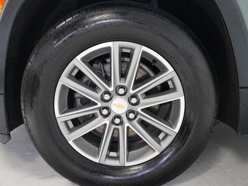 Used 2022 Chevrolet Traverse LT AWD/4WD image 12