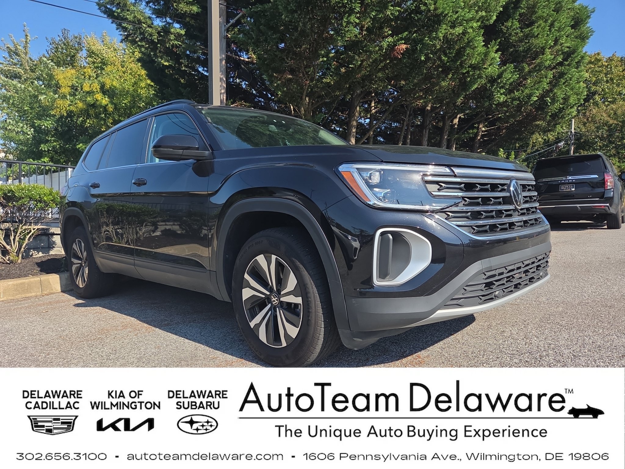 Used 2025 Volkswagen Atlas SE AWD/4WD image 1