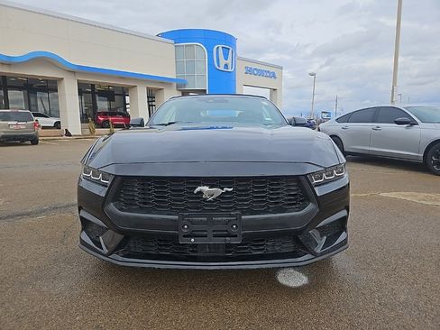 Used 2024 Ford Mustang Convertible image 7