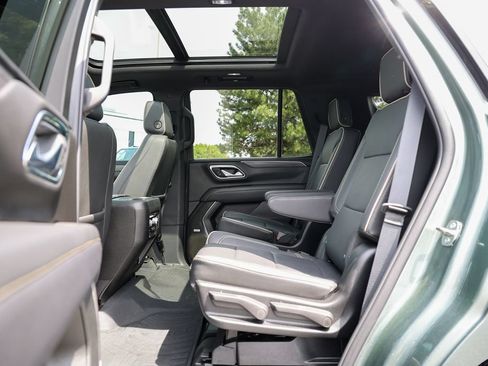 Used 2024 GMC Yukon SLT w/ SLT Luxury Package AWD/4WD image 42