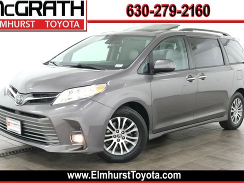 Certified 2020 Toyota Sienna XLE FWD image 1