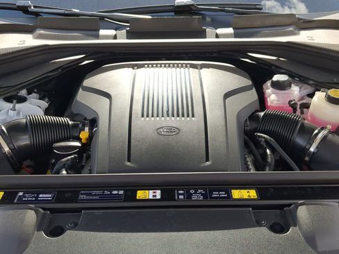 New 2026 Land Rover Range Rover Long Wheelbase SE image 15