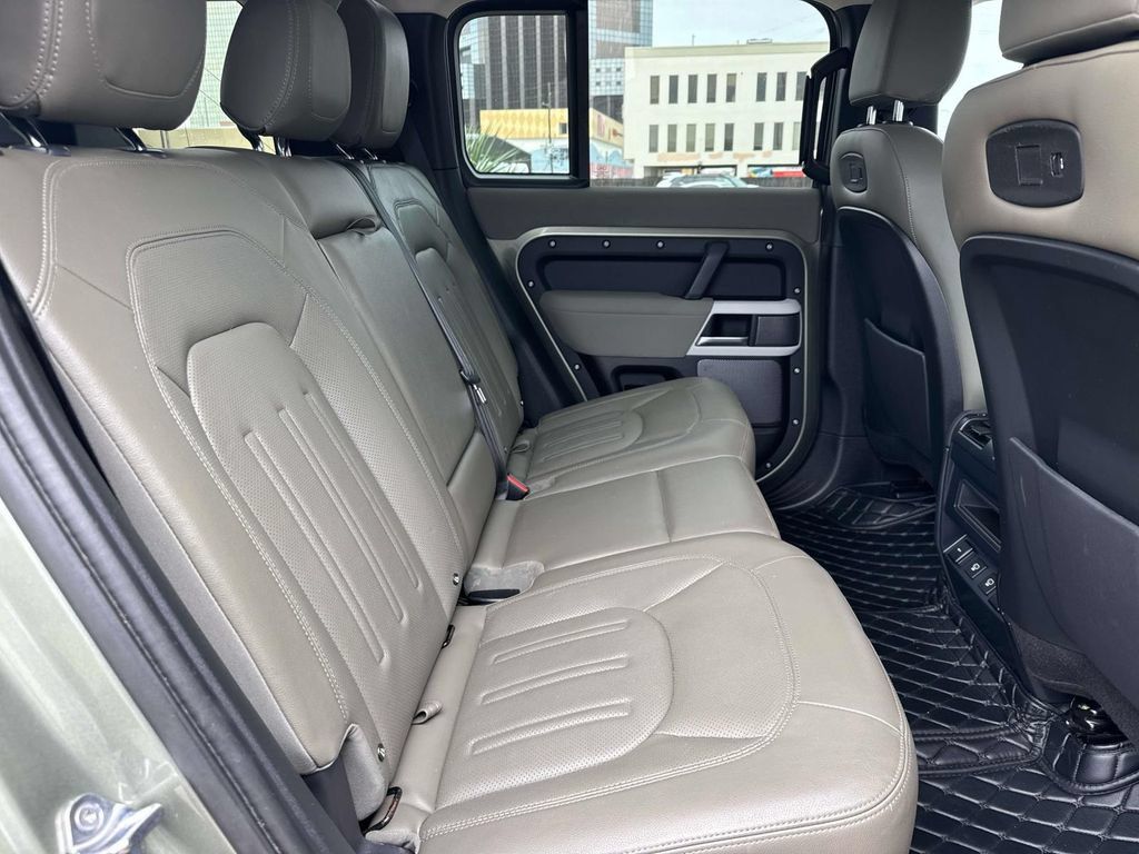 Used 2022 Land Rover Defender 110 S AWD/4WD image 9
