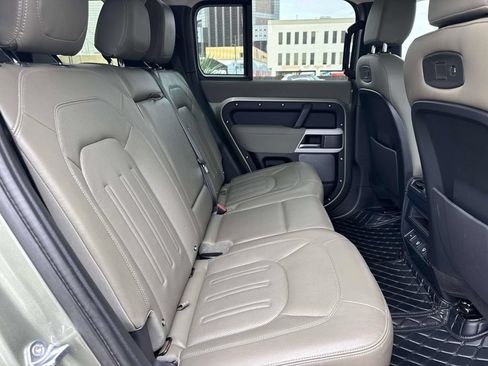 Used 2022 Land Rover Defender 110 S AWD/4WD image 9