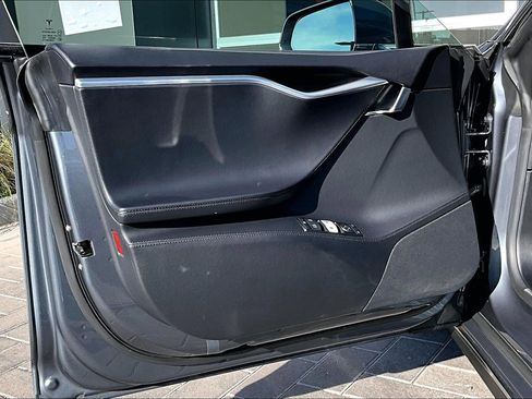 Used 2013 Tesla Model S image 23