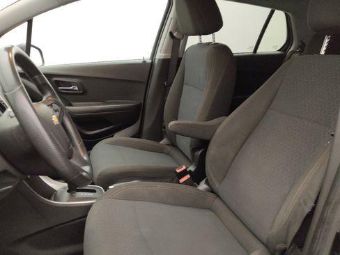 Used 2020 Chevrolet Trax LS w/ Tint and Cruise Package FWD image 17