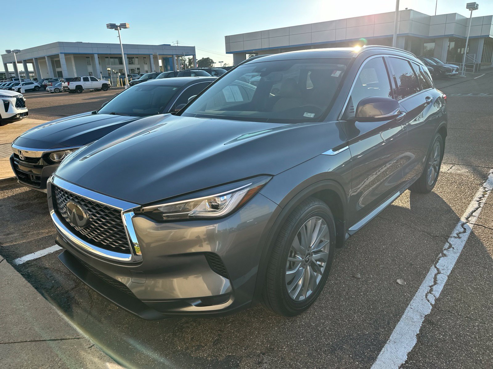 Certified 2023 INFINITI QX50 Luxe w/ Cargo Package AWD/4WD image 3