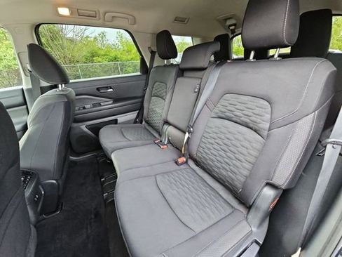 Used 2022 Nissan Pathfinder SV AWD/4WD image 24