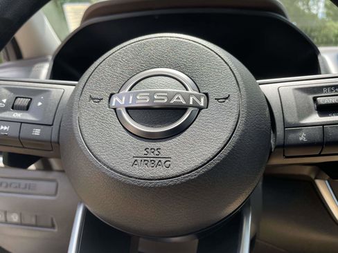 Used 2023 Nissan Rogue S FWD image 18