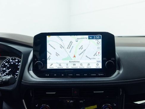 Used 2022 Nissan Rogue SL w/ SL Premium Package image 17