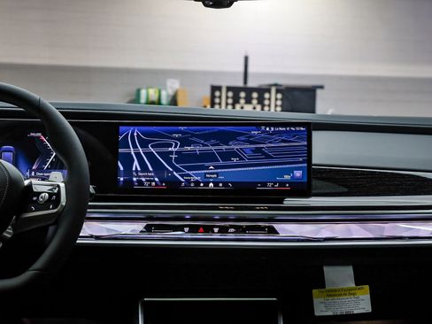 New 2026 BMW 740i xDrive w/ Premium Package image 15