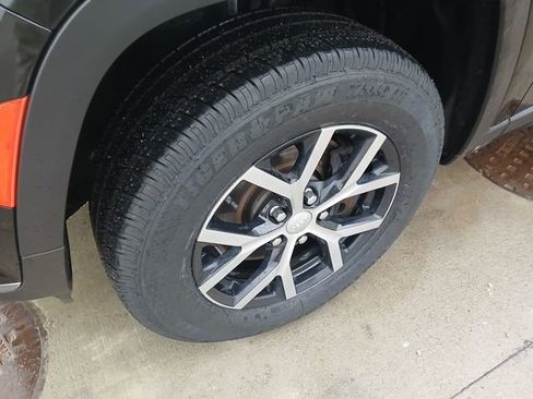 Used 2023 Jeep Grand Cherokee L Limited image 34