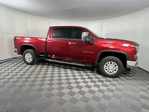 Used 2025 Chevrolet Silverado 3500 LTZ image 6