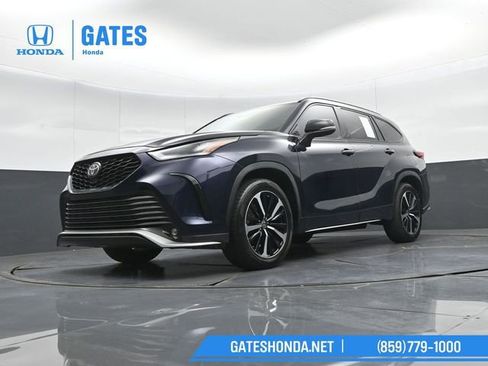 Used 2021 Toyota Highlander XSE FWD image 46