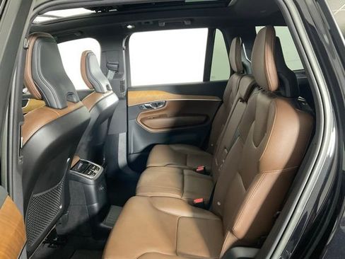Used 2023 Volvo XC90 T8 Plus image 32