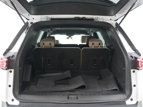 Used 2023 Chevrolet Traverse LS AWD/4WD image 18