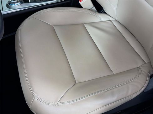 Used 2022 Ford Explorer XLT w/ Equipment Group 202A image 19