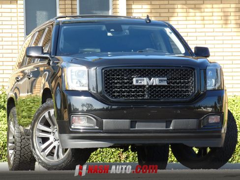 Used 2017 GMC Yukon Denali w/ Open Road Package RWD image 3