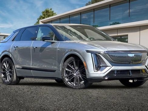 New 2026 Cadillac Lyriq V image 2