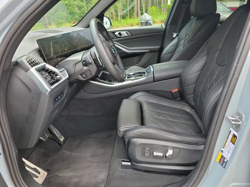 Used 2024 BMW X5 sDrive40i w/ M Sport Package RWD image 25