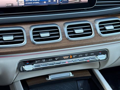 Certified 2025 Mercedes-Benz GLS 450 4MATIC image 26