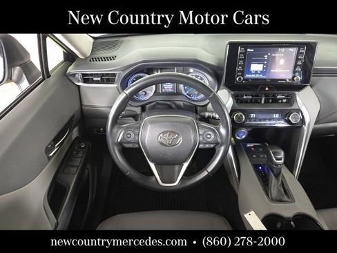 Used 2021 Toyota Venza LE AWD/4WD image 17