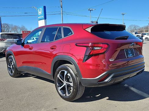 Used 2024 Chevrolet Trax RS image 6