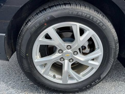 Used 2018 Chevrolet Equinox LT FWD image 6