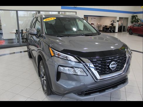 Used 2023 Nissan Rogue SV w/ SV Premium Package AWD/4WD image 3