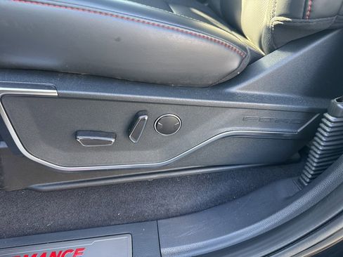 Used 2025 Ford F150 Raptor image 19