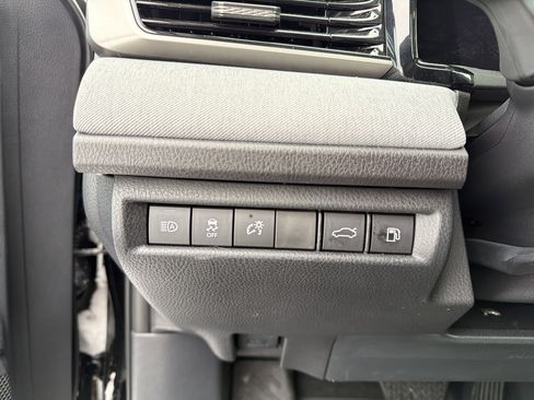 Used 2025 Toyota Camry LE image 15