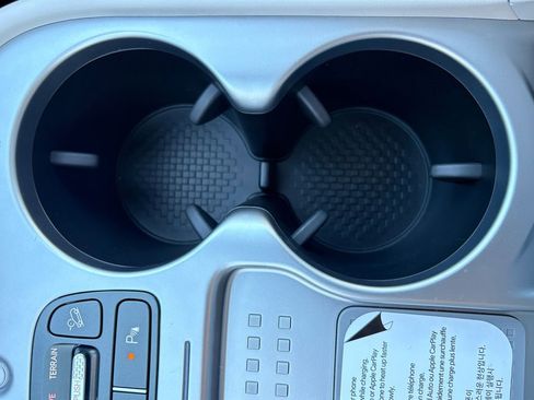 New 2026 Hyundai Ioniq 9 Calligraphy image 10