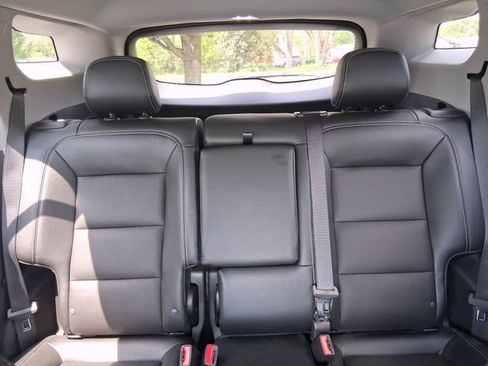 Used 2023 GMC Terrain SLT w/ LPO, Floor Liner Package AWD/4WD image 18
