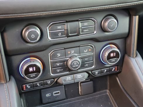 Used 2022 Chevrolet Tahoe High Country image 30