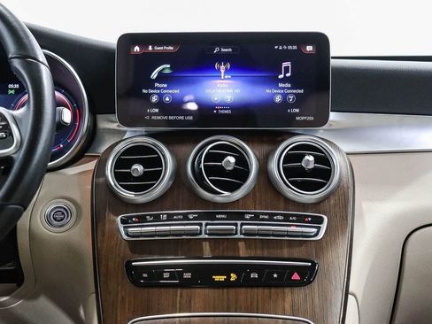 Used 2022 Mercedes-Benz GLC 300 image 13