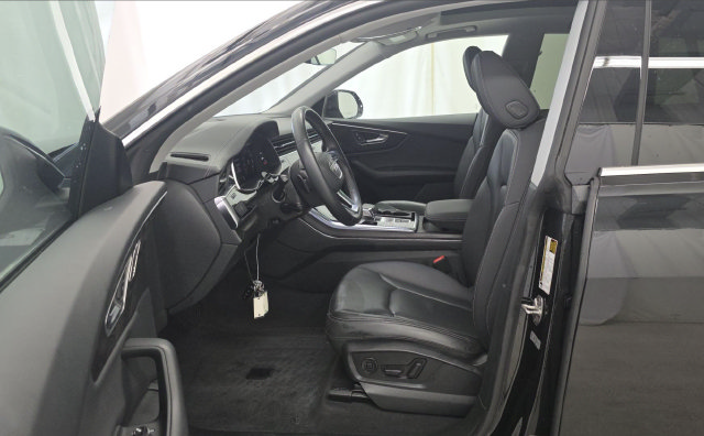 Used 2023 Audi Q8 Premium w/ Convenience Package AWD/4WD image 7