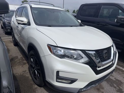 Used 2020 Nissan Rogue SV w/ Sun & Sound Touring Package FWD image 1