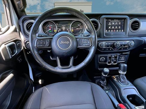 Used 2023 Jeep Wrangler Unlimited w/ Cold Weather Group AWD/4WD image 5
