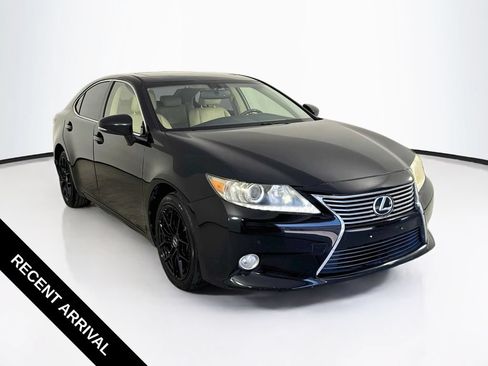 Used 2013 Lexus ES 350 w/ Luxury Pkg FWD image 1